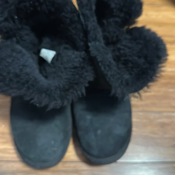 Used - Picture 3 of 3